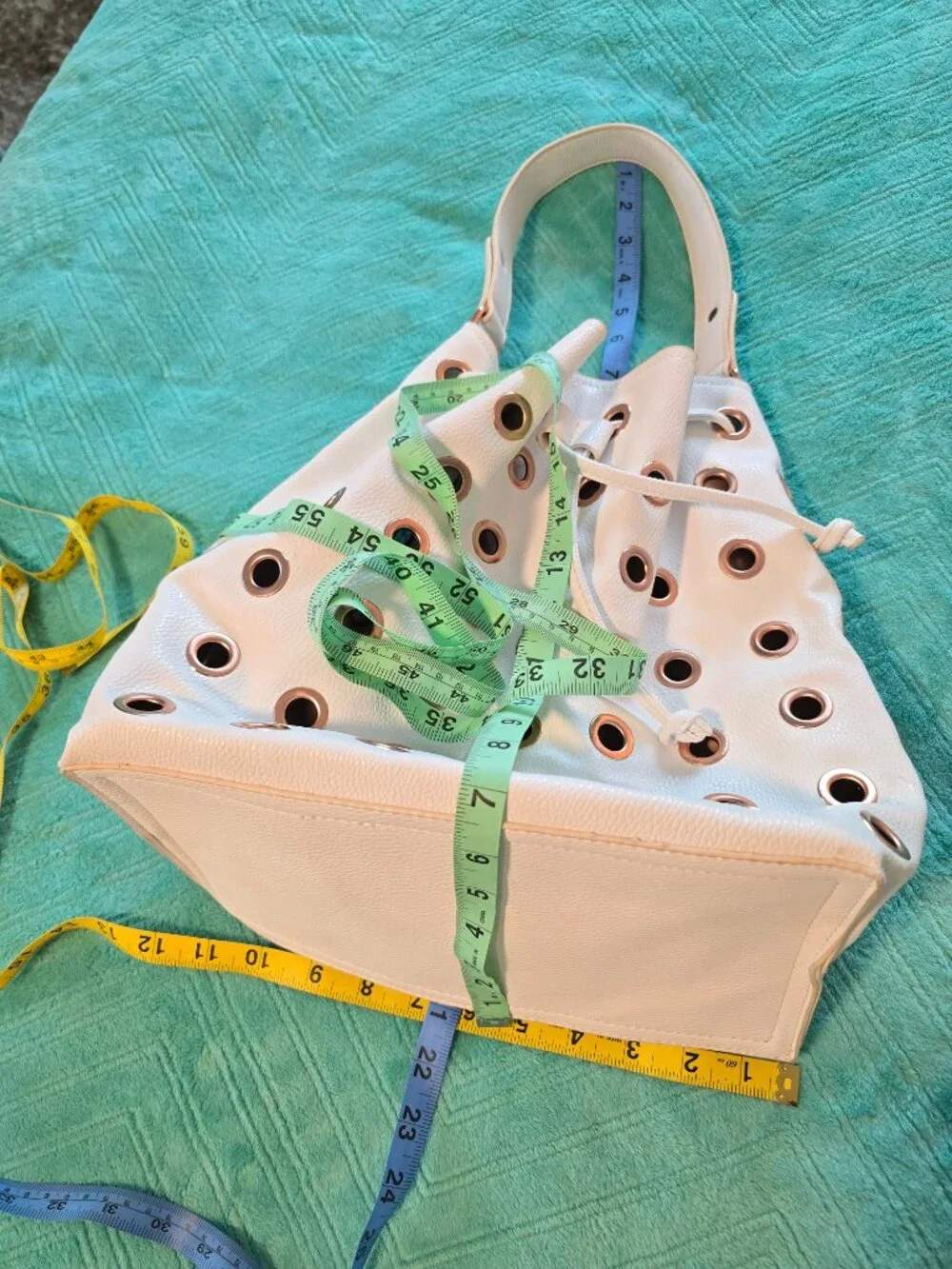 NWT Deux Lux White Grommet Bucket Bag Drawstring Shoulder Crossbody